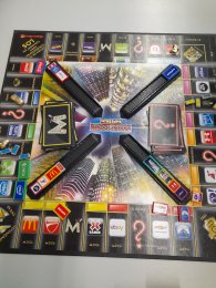 Fotogalerie Tagesschule - Gesellschaftsspiele zur Förderung der Sozialkompetenz und der Sprache.